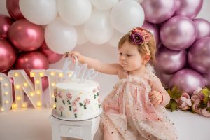 Ne imprietenim cu tortul de la sedinta cake smash